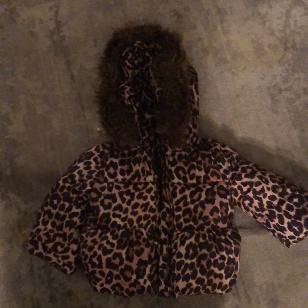 Gap leopard print puffed jacket w fur hood. Size 12-18m